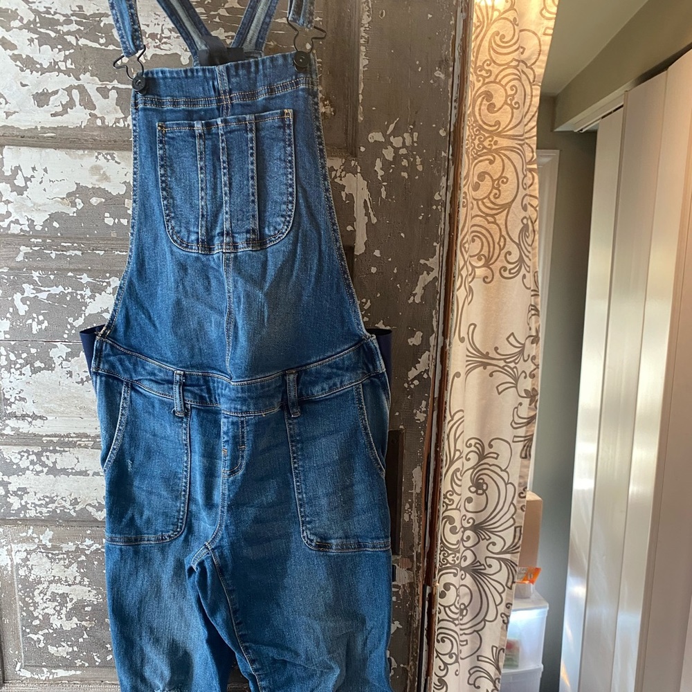 Maternity overalls